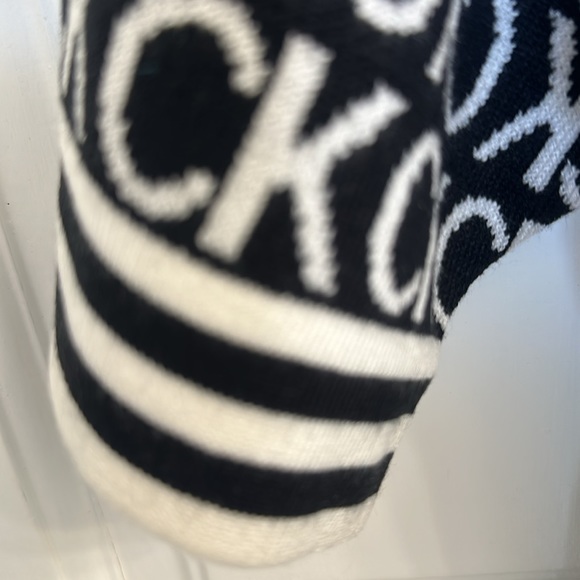 Calvin Klein - Picture 6 of 7